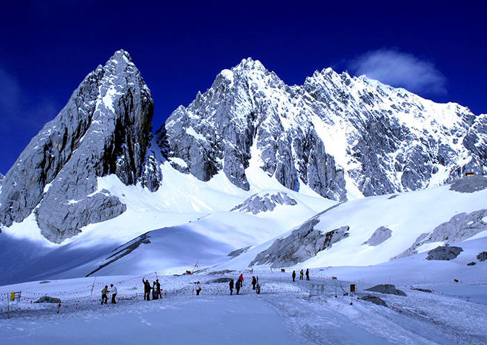 Jadedrachen Schneegebirge