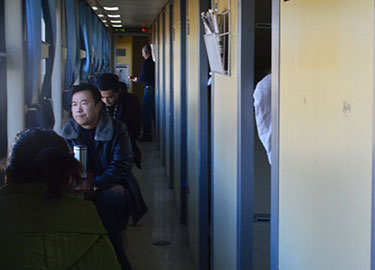 Harter Schlafplatz auf dem Zug nach Tibet