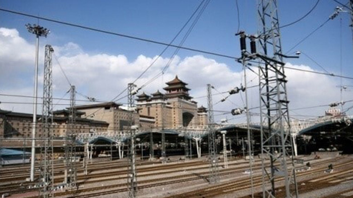 Die Lhasa-Bahn: Drei weitere Eisenbahnlinien nach Tibet werden gebaut